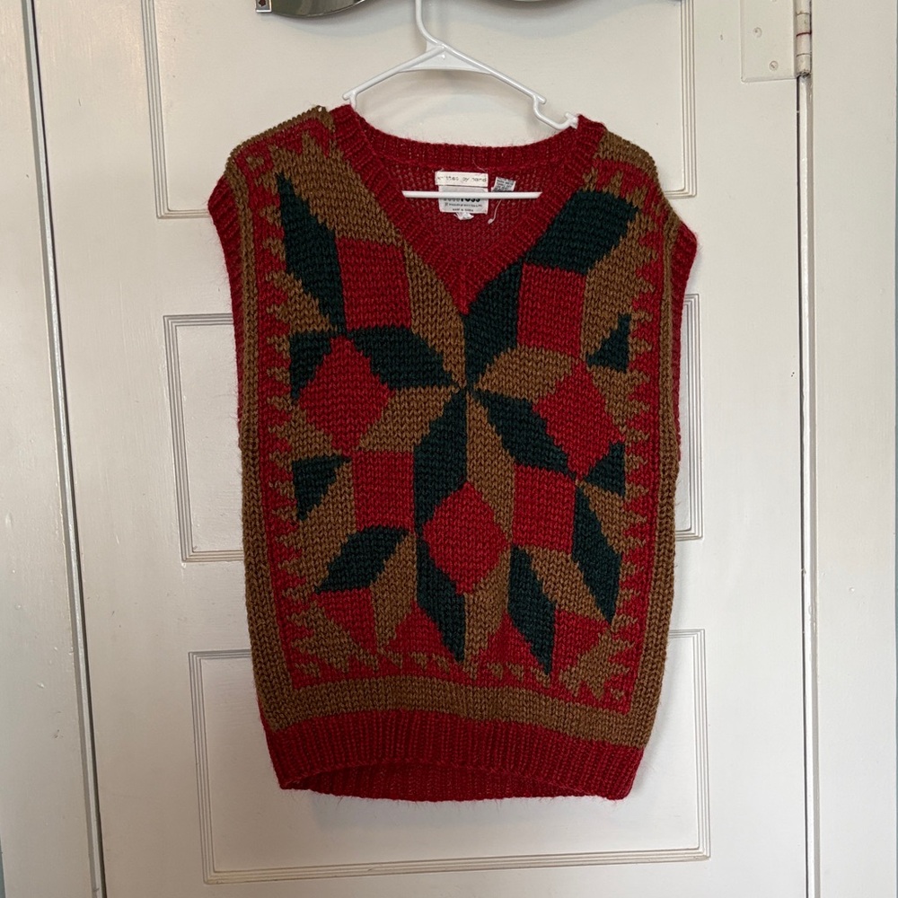 Vintage Russ Togs Hand Knit Vest in Red, Olive & Black Size M